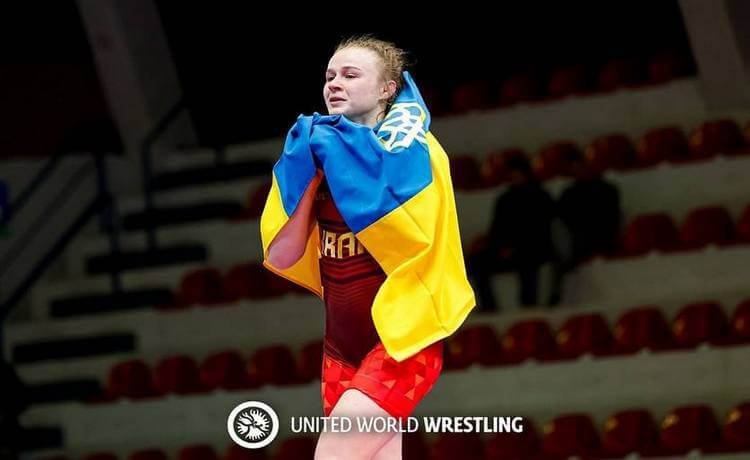 Украинка в третий раз подряд выиграла молодежный чемпионат Европы по борьбе