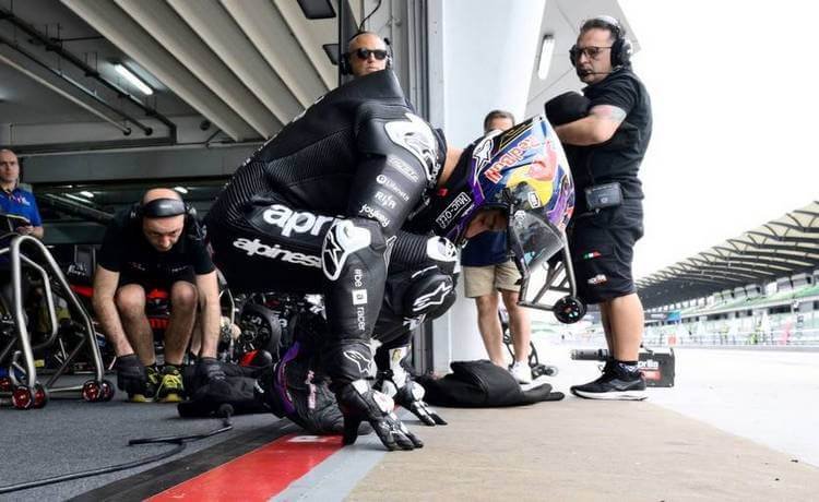Действующий чемпион MotoGP собрался досрочно уйти из Априльи