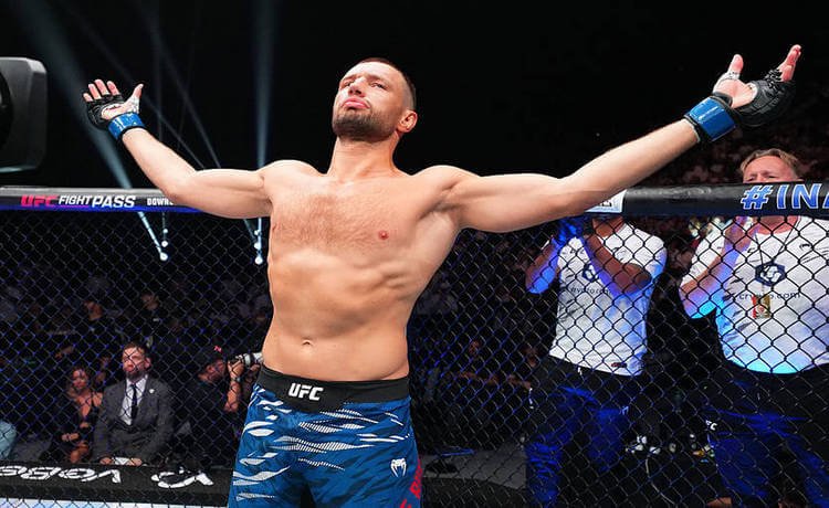 Де Риддер одолел Уиттакера в главном поединке UFC Abu Dhabi