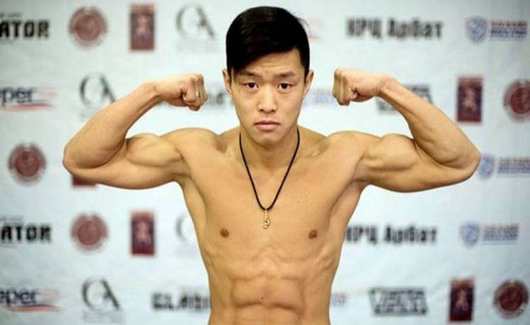 Украинский боксер проведет титульный бой с обладателем пояса WBO