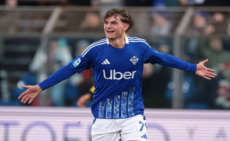 Серия А, ФК Комо, футбольные трансферы, новости спорта, Италия. Сенсация! Лидер