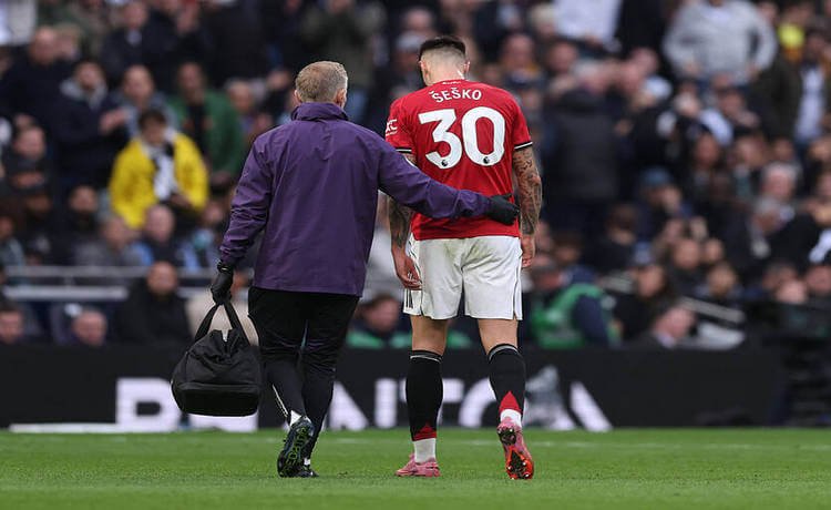 Ключевой нападающий Манчестер Юнайтед выбыл на месяц