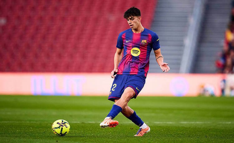 Молодой полузащитник Барселоны рассматривает аренду в Жироне
