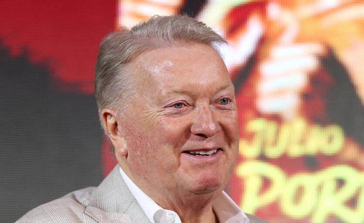 Уоррен объяснил, почему Усик отказался от боя с Уордли