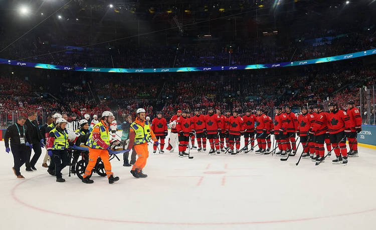 Три хоккеиста сборной Швейцарии выбыли по ходу матча с Канада