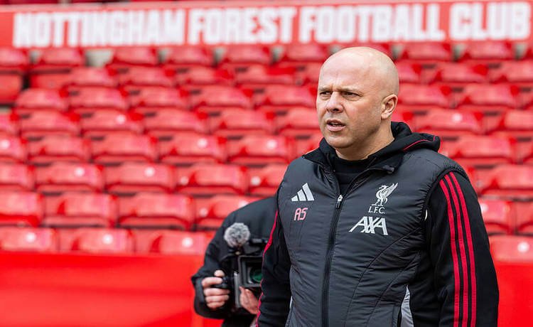 Внутри Ливерпуля обсуждают увольнение Слота