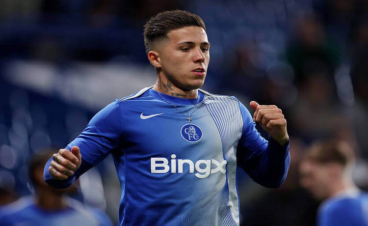 Манчестер Сити хочет усилиться в полузащите на фоне слухов об уходе Родри и Силвы