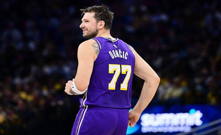 Дончич повторяет достижения Джордана, став рекордсменом Лейкерс
