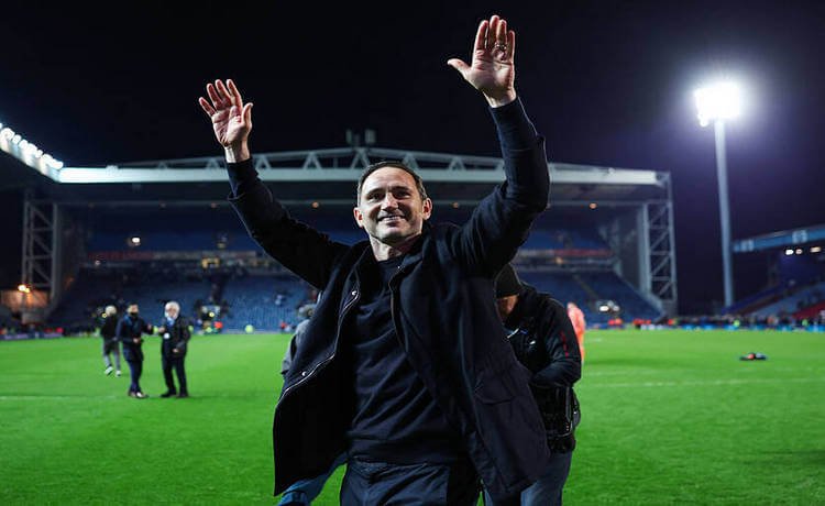 Лэмпард забрал награду лучшего тренера сезона в Чемпионшипе