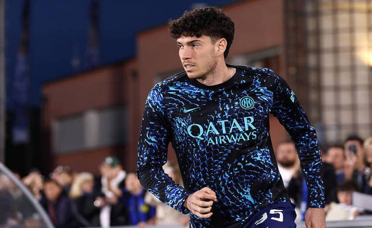 Соперники Барсы в Ла Лиге хотят перехватить у них Бастони