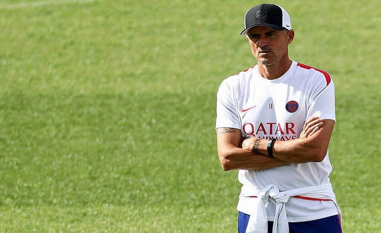 France Football назвал 5 претендентов на тренера года