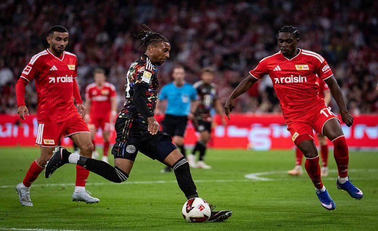 Бавария 7:0 разгромила "Унион": хет-трик Олисе